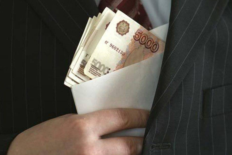 Иностранец предложил сотруднику ФСБ взятку
