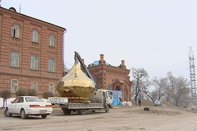 Старинный благовещенский храм обрел новые купола - gtrkamur.ru