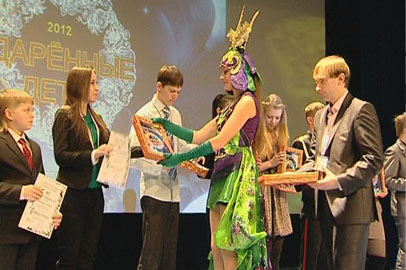 Самых талантливых школьников Приамурья занесли в книгу «Одаренные дети» - gtrkamur.ru