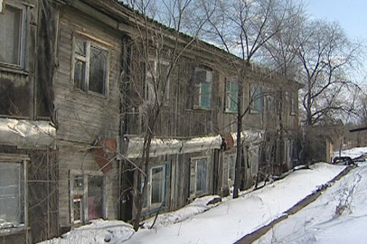 Жильцы признанного аварийным барака в Благовещенске уже год ждут переселения - gtrkamur.ru
