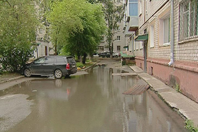 Жильцы благовещенской многоэтажки добиваются ремонта двора уже 3 года - gtrkamur.ru