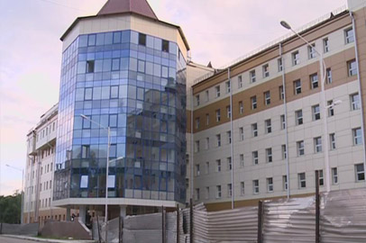 Завершается строительство хирургического корпуса АОДКБ - gtrkamur.ru