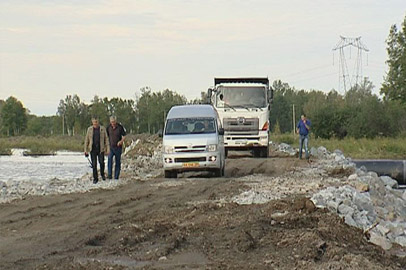 Движение на размытом участке трассы Тыгда-Зея частично восстановлено - gtrkamur.ru