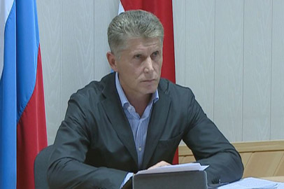 Олег Кожемяко по видеосвязи доложил Президенту РФ о ситуации с наводнением - gtrkamur.ru