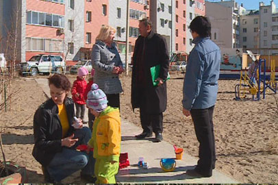 Соседством детской площадки и уличного туалета возмущен житель Благовещенска - gtrkamur.ru