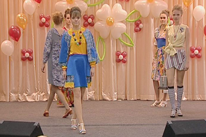 Амурские студенты и школьники представили свои модели одежды на областном конкурсе - gtrkamur.ru