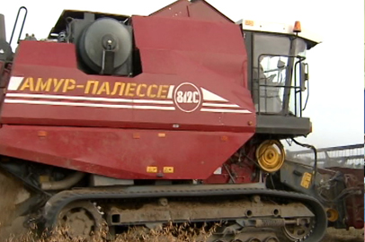 Гусеничные комбайны помогают амурским аграриям избегать потерь - gtrkamur.ru