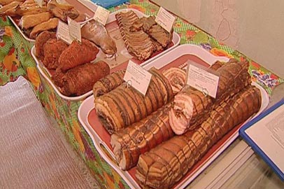 Жители Белогорска распробовали местные сельхозпродукты - gtrkamur.ru