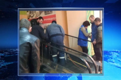 Посетительницу благовещенского торгового центра зажало в траволаторе - gtrkamur.ru