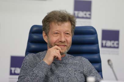 Автором «Тотального диктанта-2016» стал создатель книг с пионерскими страшилками - gtrkamur.ru