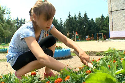 «Счастье каждому»: трудолюбивая и веселая Света мечтает оказаться в семье - gtrkamur.ru