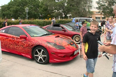 Шоу для любителей эксклюзивных авто организовали в Благовещенске - gtrkamur.ru