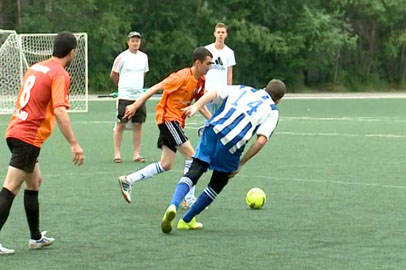 За «Кубок физкультурника» по мини-футболу борются 10 благовещенских команд - gtrkamur.ru