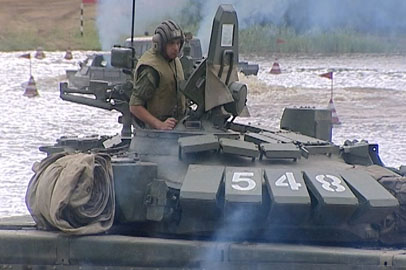 Амурские военные преодолели озеро на бронетехнике - gtrkamur.ru
