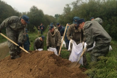 Амурские спасатели возвели дамбу в Уссурийске и развернули ПВР - gtrkamur.ru