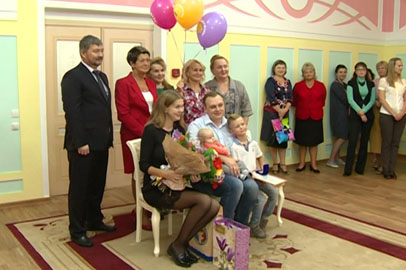 В Благовещенске чествовали 2-тысячного малыша - gtrkamur.ru