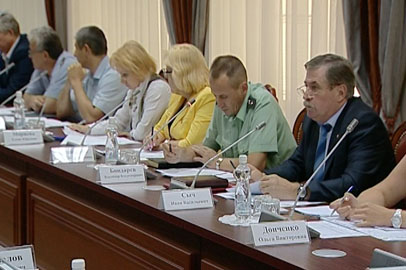 Динамику снижения долгов по зарплате рассмотрели в амурском правительстве - gtrkamur.ru