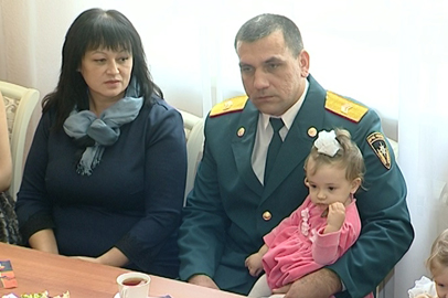 В День отца в Благовещенске наградили троих сотрудников МЧС - gtrkamur.ru