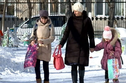 «Счастье каждому»: троих детей забрали в семьи сразу после выхода сюжетов в эфир - gtrkamur.ru