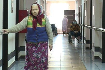 Программа по устройству пожилых людей в семьи действует в Приамурье - gtrkamur.ru