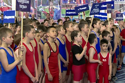 Юные амурские борцы завоевали большинство наград открытого первенства Благовещенска - gtrkamur.ru