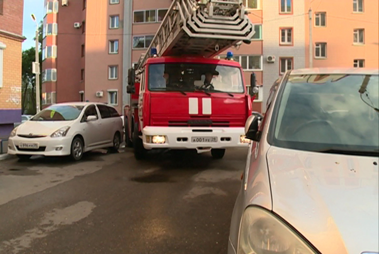 Автомобили во дворах благовещенских многоэтажек мешают работе спецтехники - gtrkamur.ru