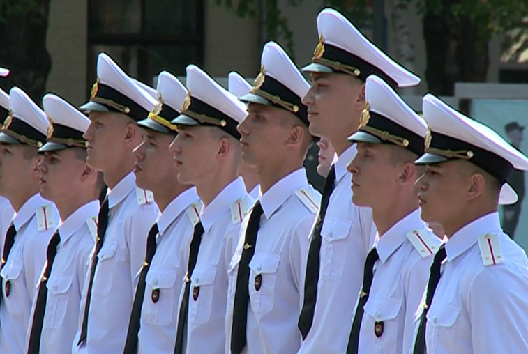 В ДВОКУ состоялся выпуск лейтенантов - gtrkamur.ru