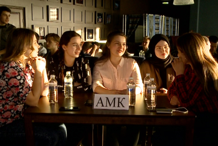 Интеллектуальная игра объединила молодежь разных национальностей из Благовещенска - gtrkamur.ru