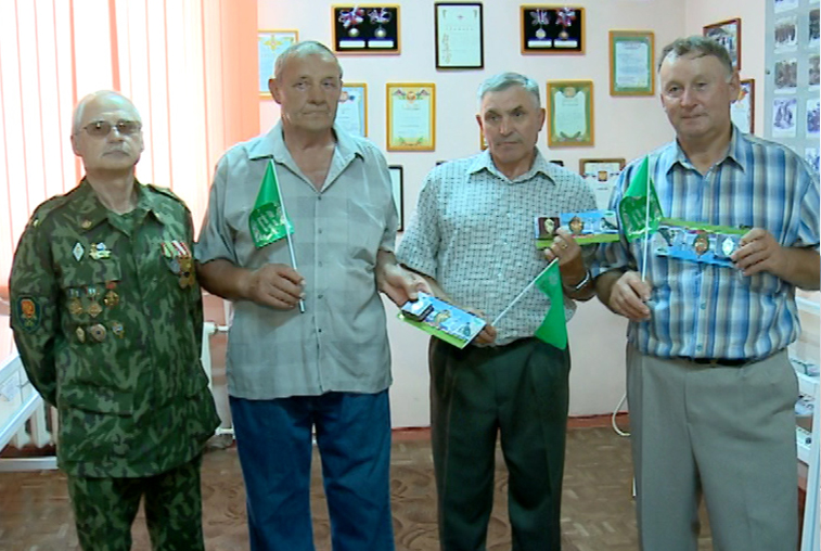 Ветераны-пограничники встретились в Благовещенске спустя 45 лет на юбилее командира - gtrkamur.ru
