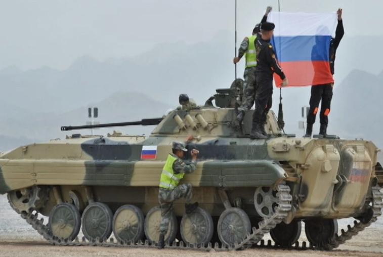 Курсанты ДВОКУ завоевали серебро на международном этапе «Суворовского натиска» - gtrkamur.ru