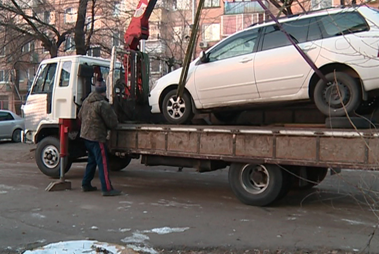 Приставы забрали у благовещенца автомобиль за коммунальные долги - gtrkamur.ru