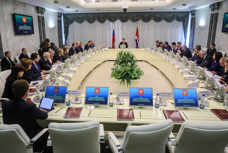 От дальневосточников власти ждут предложений по улучшению жизни в регионе - gtrkamur.ru