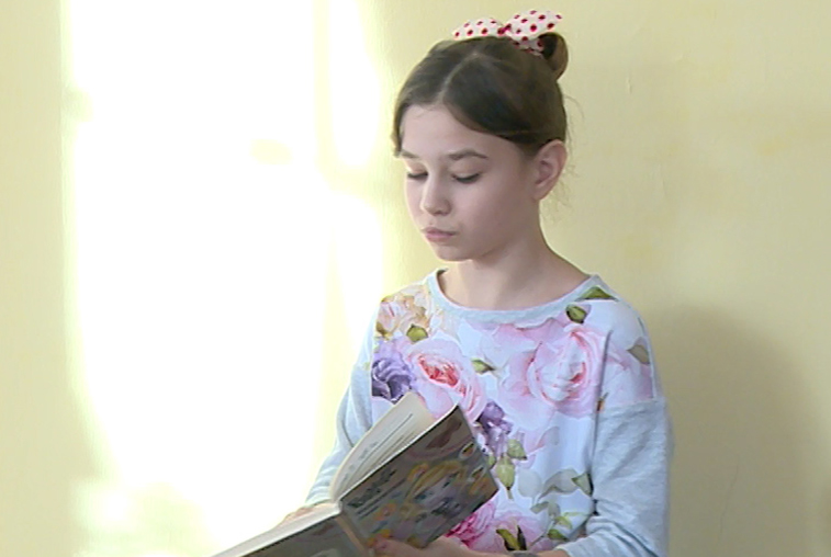 «Счастье каждому»: дружелюбная и артистичная Таня - gtrkamur.ru
