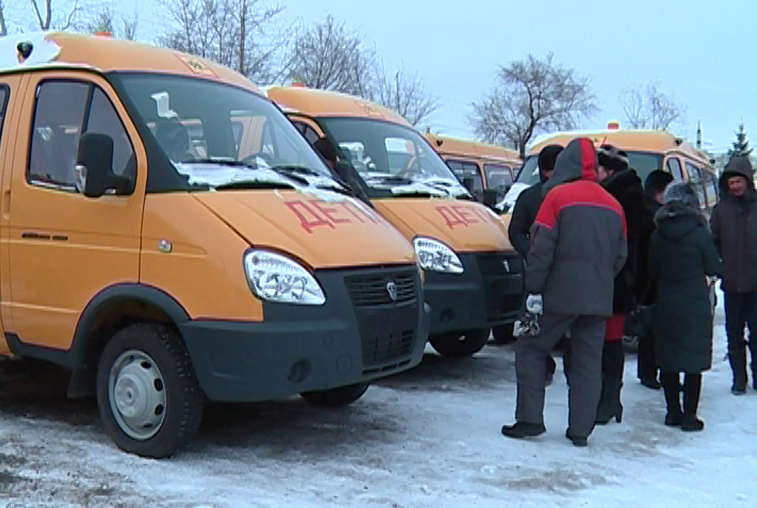 Автопарк амурских школ пополнили 18 новых «Газелей» - gtrkamur.ru