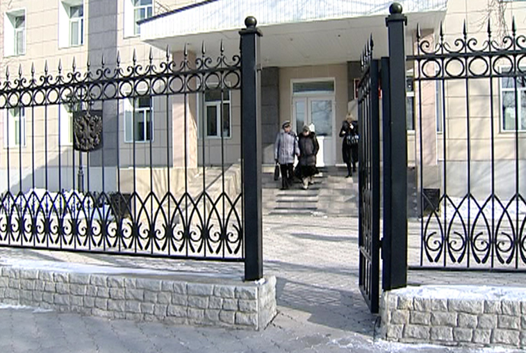 Подозреваемую в даче взятки сотруднику Росреестра заключили под стражу - gtrkamur.ru