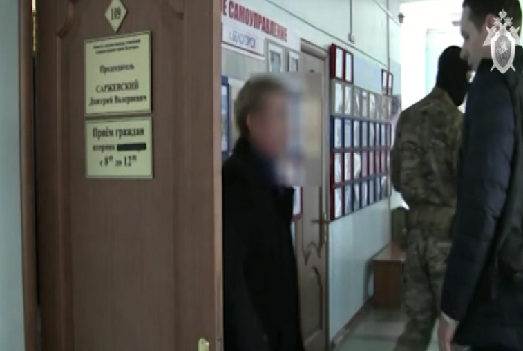Чиновника администрации Белогорска подозревают в получении крупной взятки - gtrkamur.ru