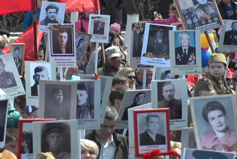 Многотысячный «Бессмертный полк» прошел по центральной улице Благовещенска - gtrkamur.ru