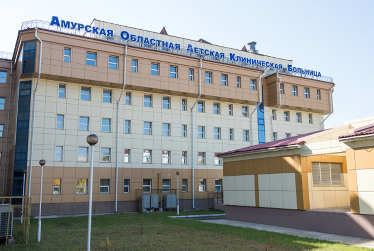 Выпавшего с балкона мальчика доставили в благовещенскую больницу - gtrkamur.ru