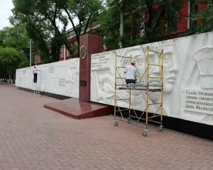 Обновление воинских мемориалов: В Благовещенске завершили реставрацию памятника труженикам тыла - gtrkamur.ru