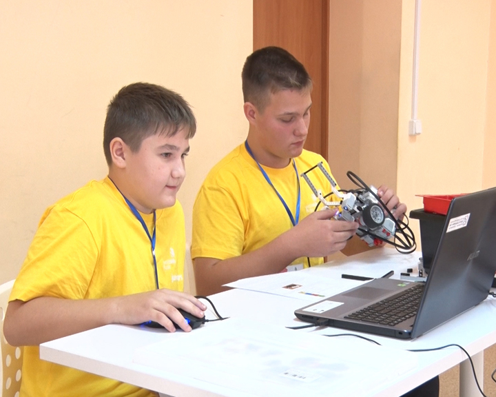 Собрать и запрограммировать робота: Юные амурчане на чемпионате WorldSkills посостязались в инженерном мастерстве - gtrkamur.ru
