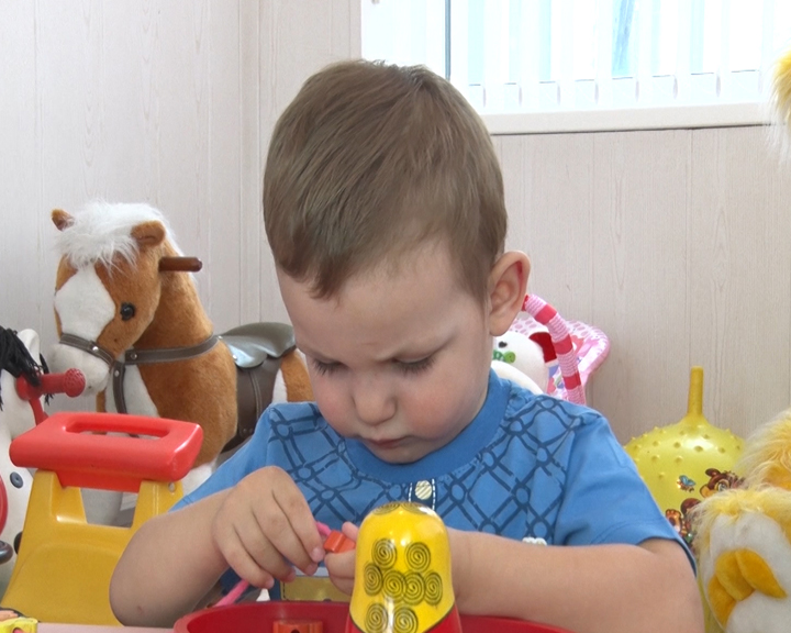 «Счастье каждому»: Двухлетний Игорёша нуждается в родительской заботе - gtrkamur.ru