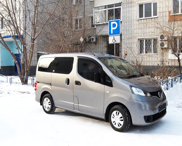 В Благовещенске многодетной матери-одиночке благотворители подарили новый микроавтобус - gtrkamur.ru