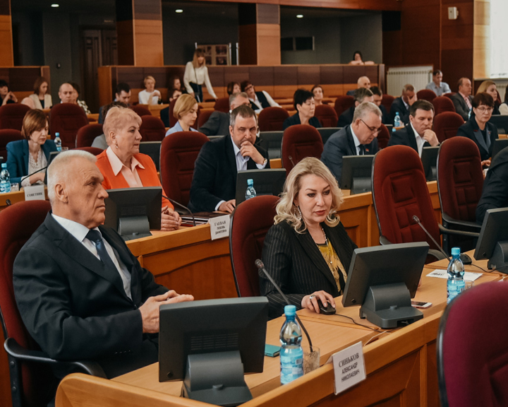 Амурские депутаты поддержали пакет поправок в Конституцию РФ - gtrkamur.ru