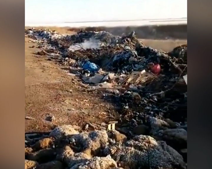 Жители Толстовки жалуются на стихийную свалку у дороги - gtrkamur.ru
