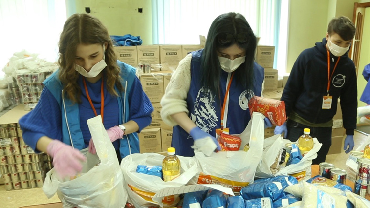Волонтеры и предприниматели собирают для амурчан продуктовые наборы - gtrkamur.ru