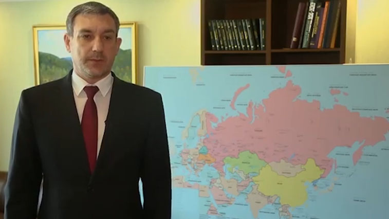 Василий Орлов подарил школьнику из Прогресса новогодний подарок - gtrkamur.ru