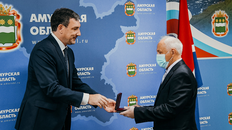 В. Орлов поздравил амурских медработников с наступающим профессиональным праздником - gtrkamur.ru