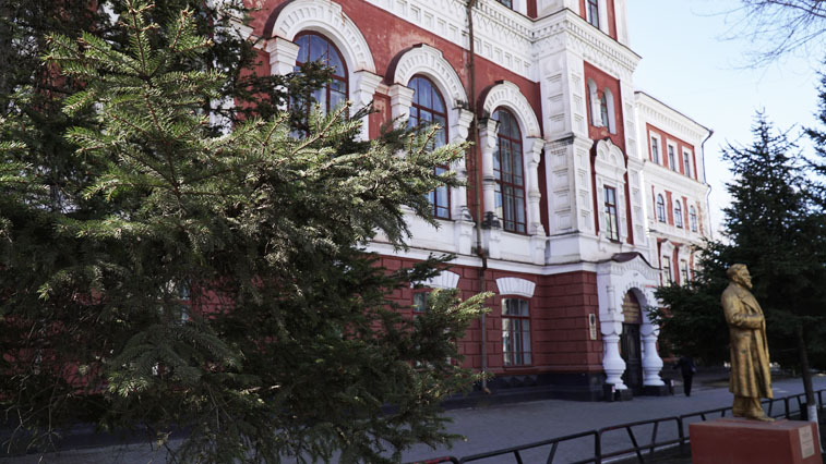 Вузы смогут перенести начало учебного года из-за COVID-19 - gtrkamur.ru