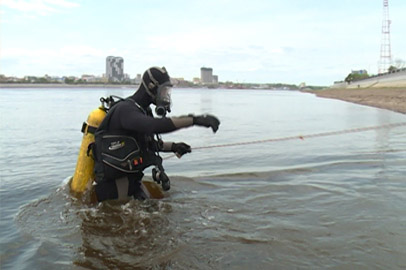 Благовещенские спасатели-водолазы начали очистку водоемов - gtrkamur.ru