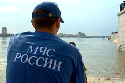 В Благовещенске спасатели вытащили из воды двоих тонувших детей - gtrkamur.ru